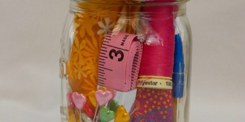 {DIY} Mason Jar Sewing Kit – the tween version